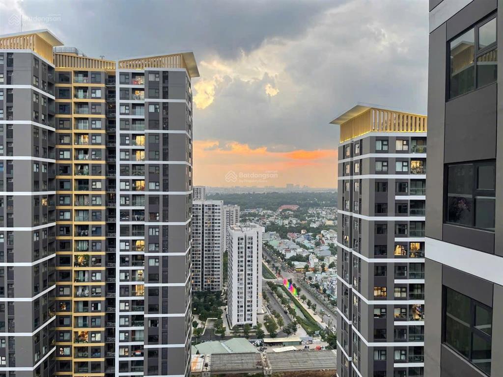 Hàng bán giá tốt | căn 2pn2wc view hồ bơi, nội khu giá 3,1 tỷ