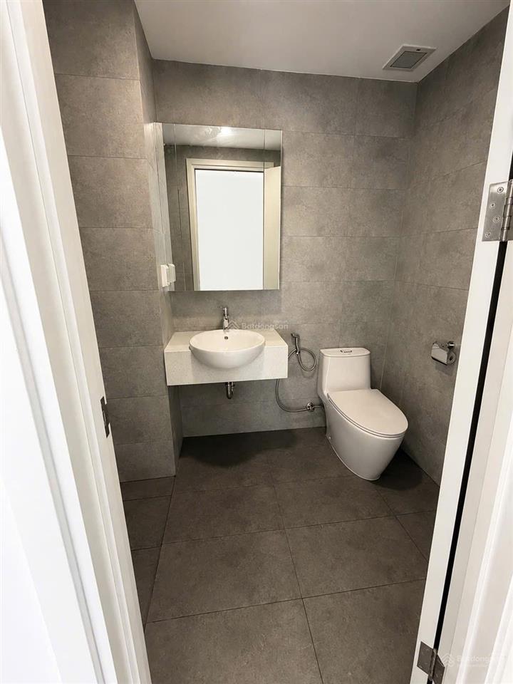 Bán căn góc 2pn view hồ bơi & công viên nội khu tầng trung đẹp giá 7,5 tỷ