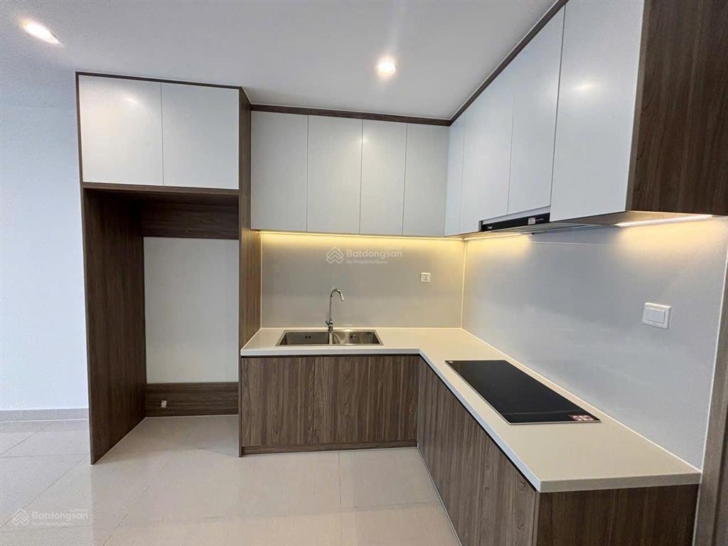 Cho thuê 3pn rainbow bếp rèm giá chỉ 9 triệu/tháng view nội khu hồ bơi