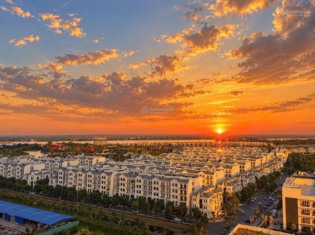 Cần bán gấp căn 3pn view đẹp công viên 36ha giá siêu rẻ 6,2 tỷ