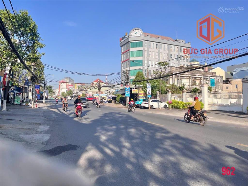 Cho thuê mt đẹp nhất phạm văn thuận, gần vincom 10,5m x 35m, chỉ 90tr