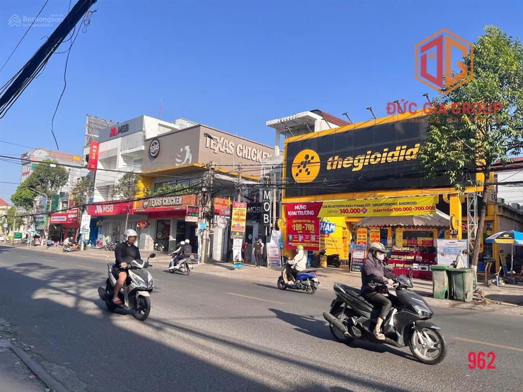 Cho thuê mt đẹp nhất phạm văn thuận, gần vincom 10,5m x 35m, chỉ 90tr