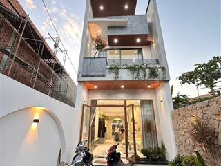 Bán nhà lầu siêu đẹp, đẳng cấp, 4,5mx25m, đường nhựa 6m thông chỉ 4tỷ380