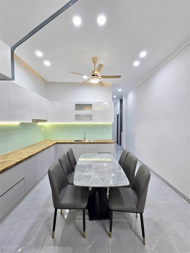 Bán nhà lầu mới tinh gần cây xăng 26, đồng khởi, biên hòa, chỉ 3tỷ680