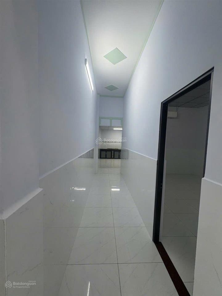 Siêu rẻ! nhà đẹp sr,tc, sân oto, đường oto, dt 5x27, gần chợ 26, chỉ 2,5 tỷ!