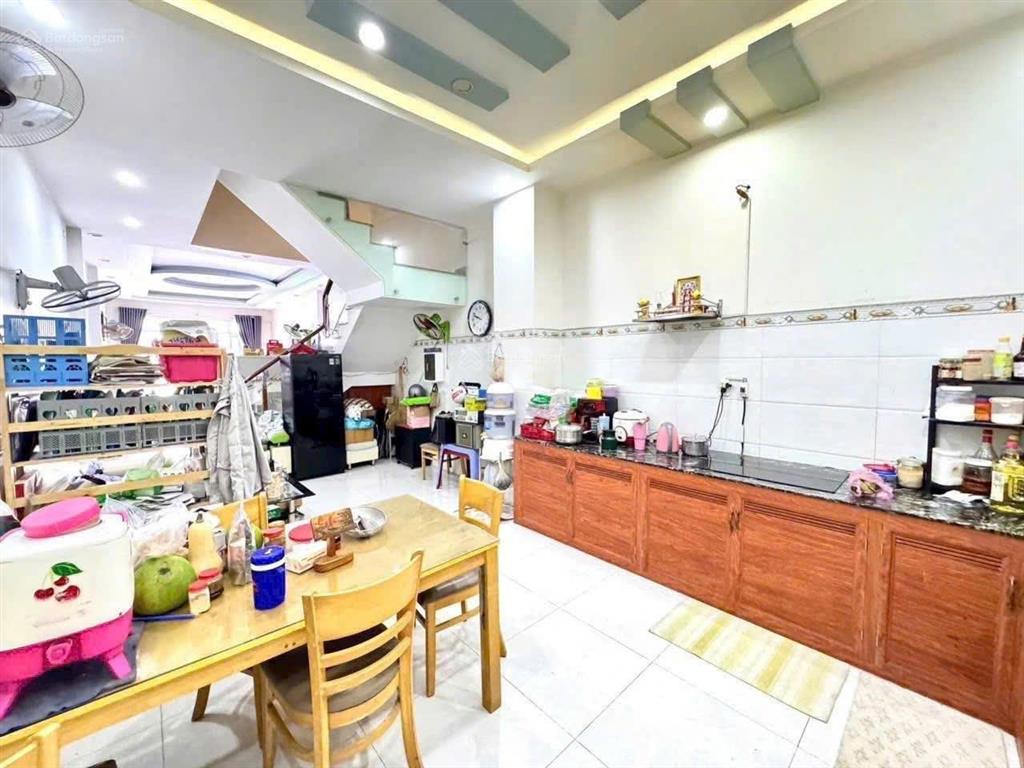 Bán nhà lầu, sau cty pouchen, p.hoá an cũ, sân oto, đường oto chỉ 3,3 tỷ