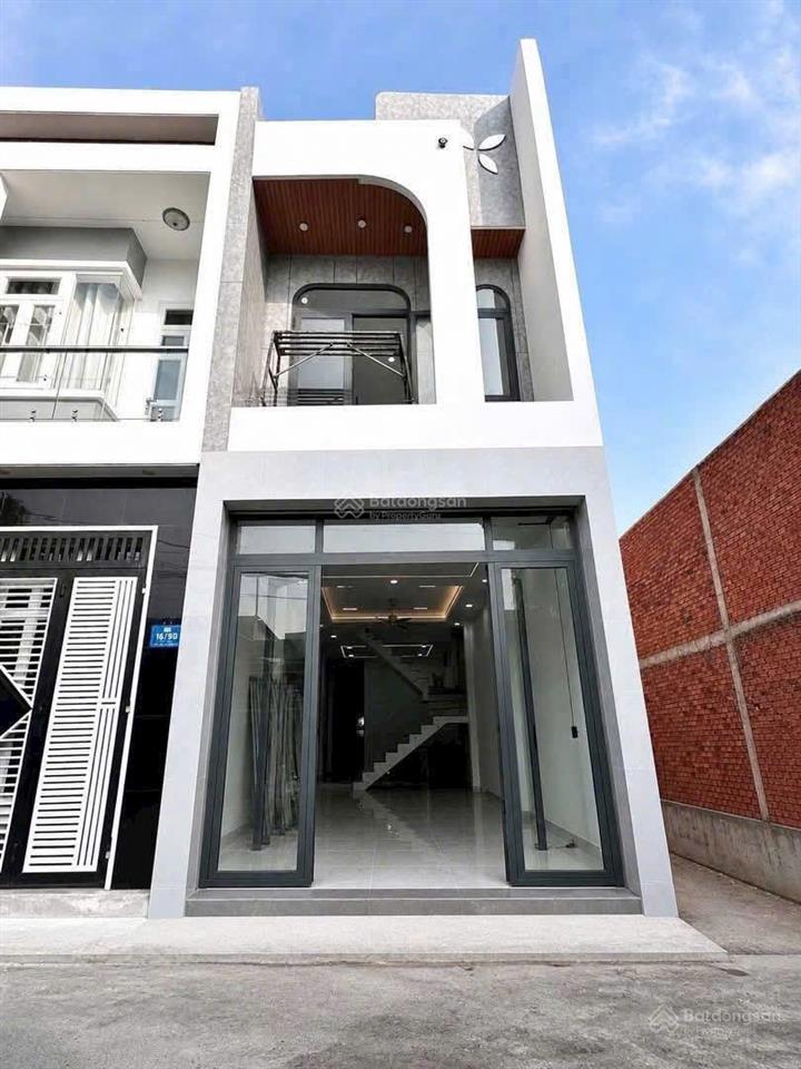 Bán nhà 1 trệt 1 lầu mới đẹp, gần chợ nhỏ tân hiệp, đường nhựa 5m chỉ 3tỷ680