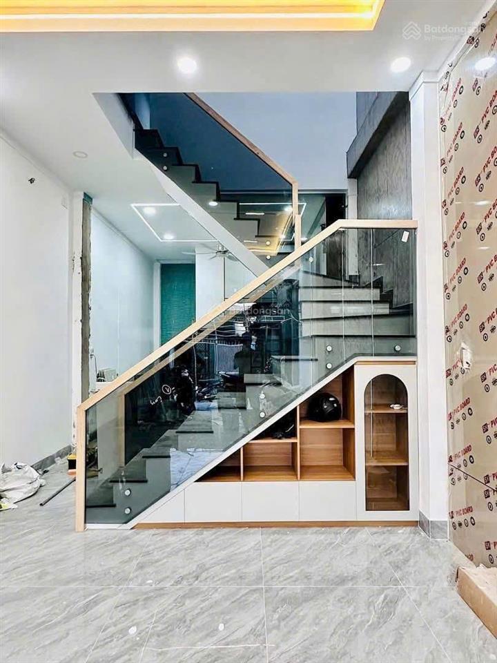 Bán nhà 1 trệt 1 lầu mới đẹp, gần chợ nhỏ tân hiệp, đường nhựa 5m chỉ 3tỷ680