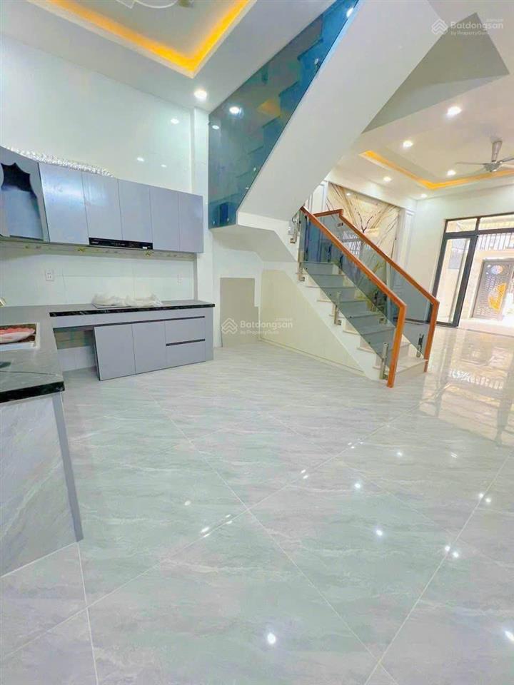 Nhà lầu mới đẹp, đường nhựa oto tránh, kdc đẹp, gần cầu hoá an, chỉ 3tỷ 850
