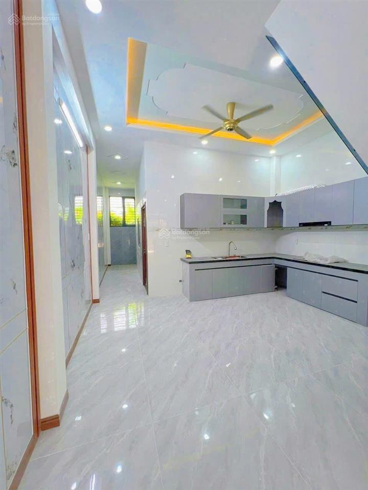 Nhà lầu mới đẹp, đường nhựa oto tránh, kdc đẹp, gần cầu hoá an, chỉ 3tỷ 850