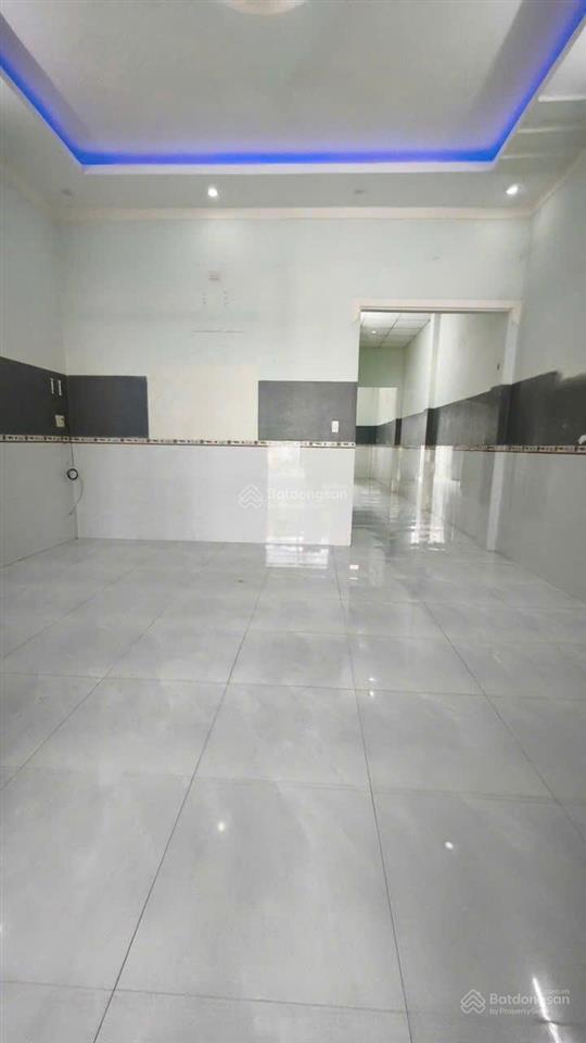 Bán nhà sr, đất hồng, 5x25m, đường oto, sân oto, chợ kp4 trảng dài, chỉ 2tỷ250