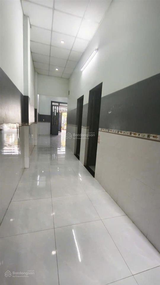 Bán nhà sr, đất hồng, 5x25m, đường oto, sân oto, chợ kp4 trảng dài, chỉ 2tỷ250
