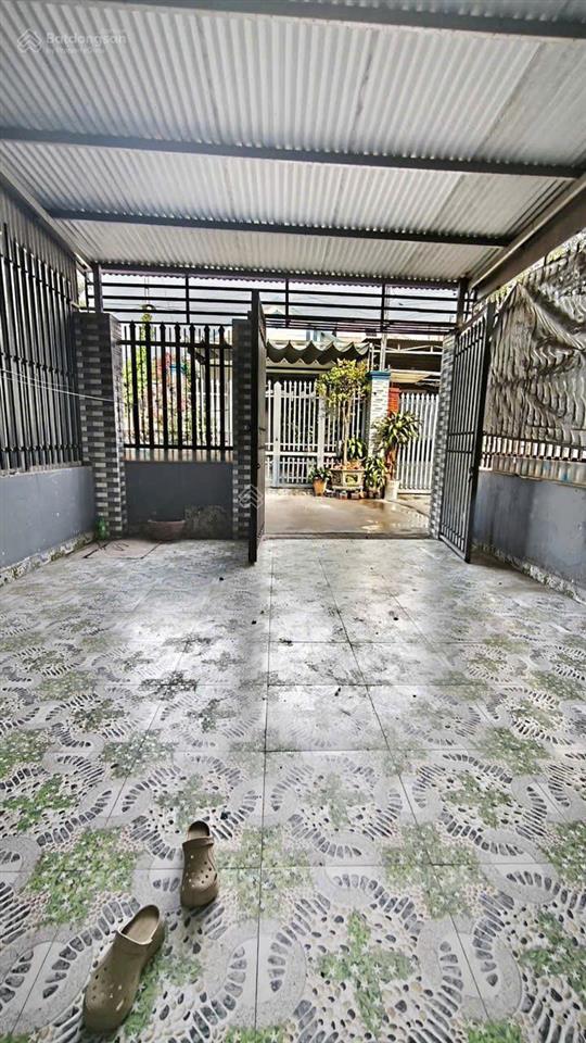 Bán nhà sr, đất hồng, 5x25m, đường oto, sân oto, chợ kp4 trảng dài, chỉ 2tỷ250