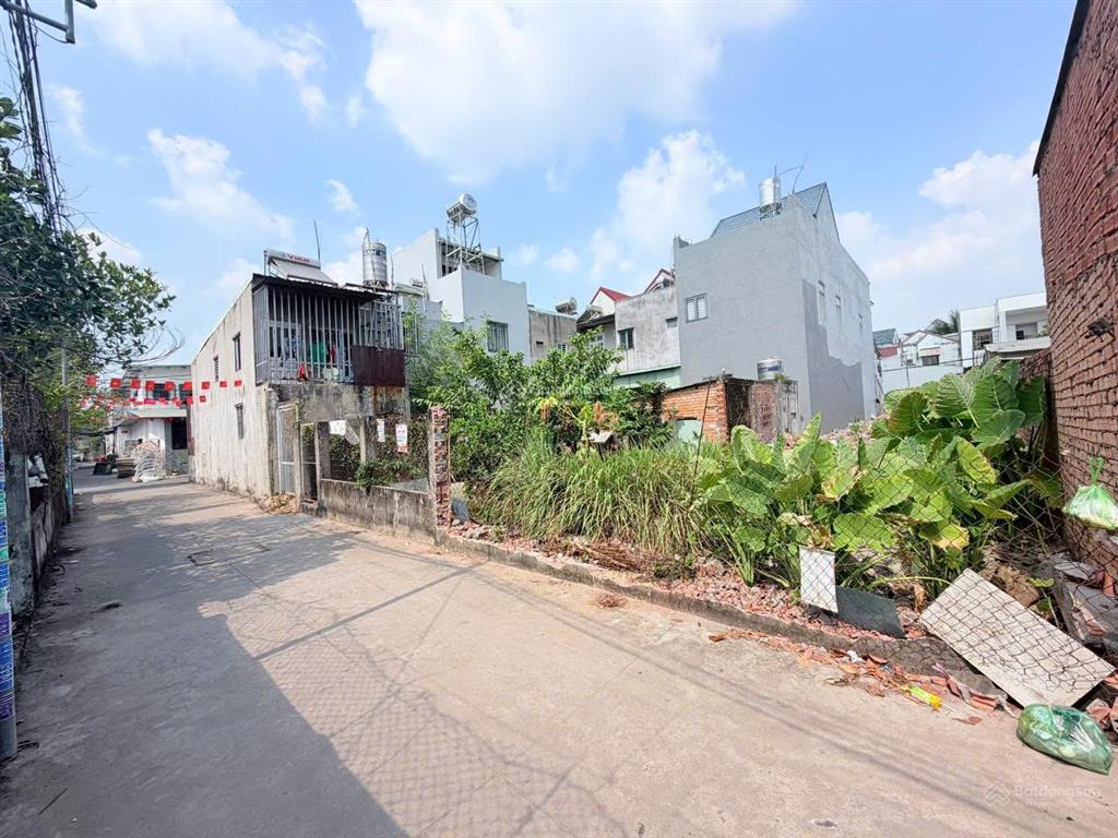 Bán lô đất xây nhà vườn 6x22, gần siêu thị bách hoá xanh, chợ 26, chỉ 3,2 tỷ