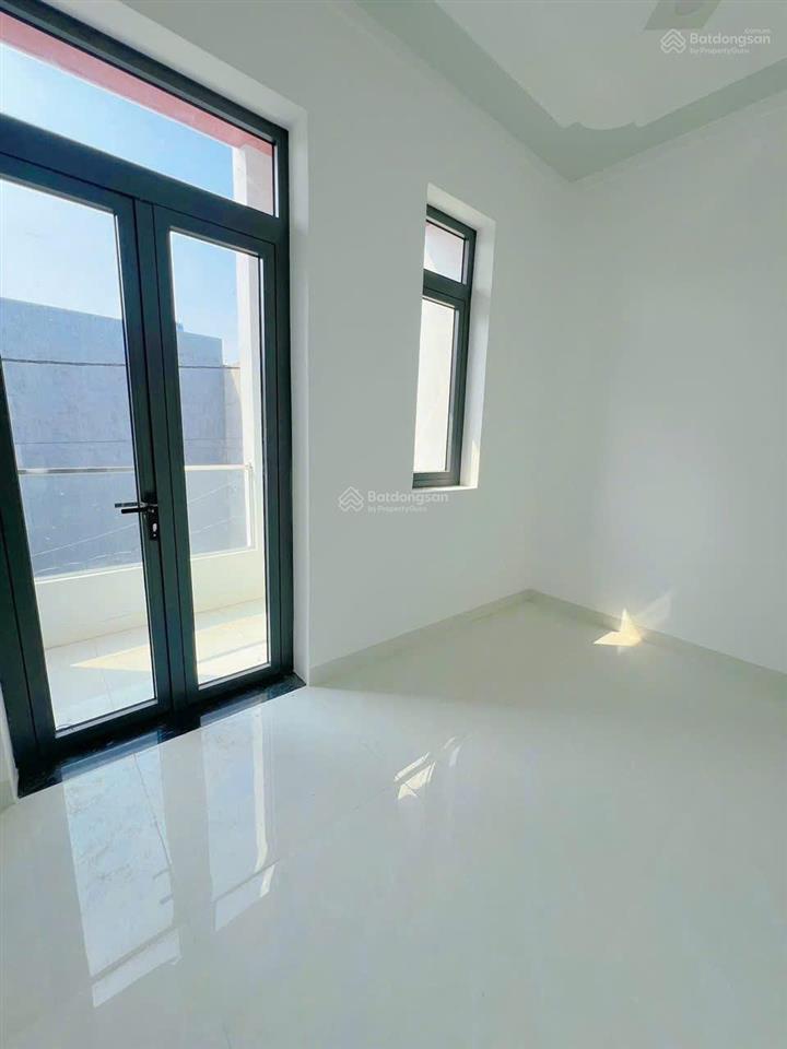 Nhà phố trung tâm, gần quãng trường tỉnh, chợ tân phong, sân oto chỉ 3,7tỷ