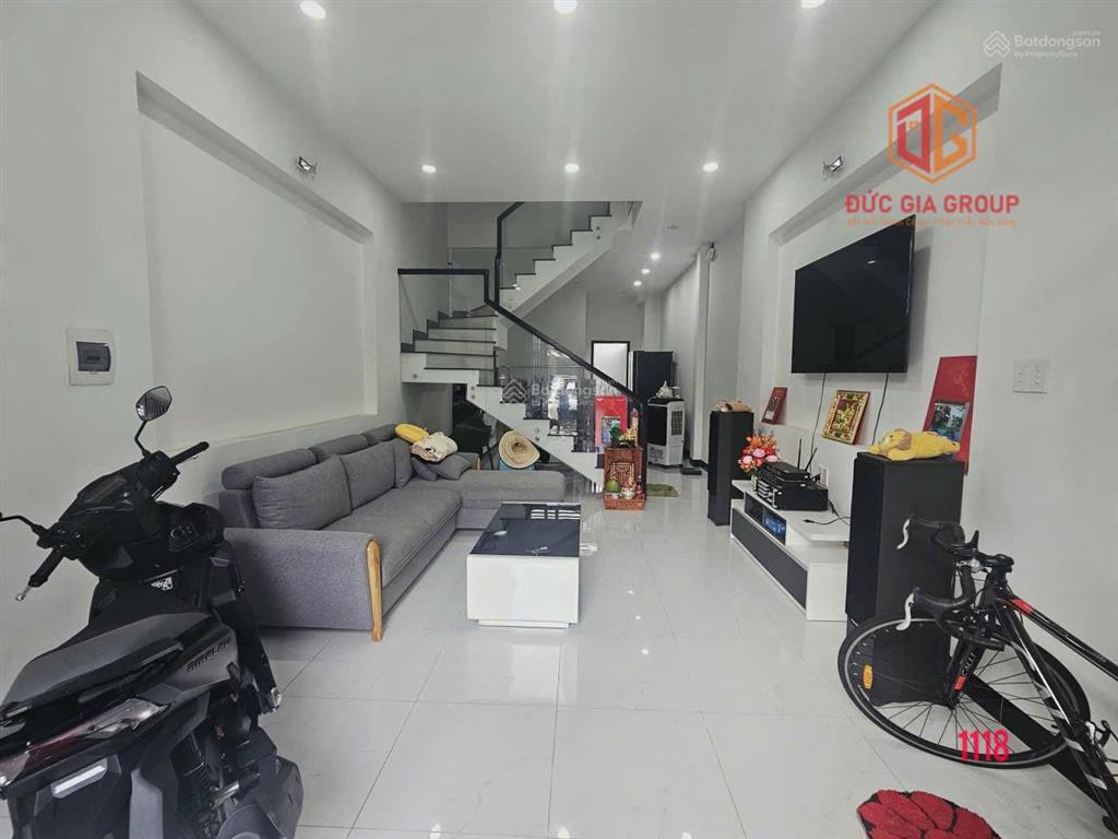 Bán nhà lầu đẹp, mới tinh, sổ hoàn công, đường n12, kdc bửu long chỉ 4tỷ950!