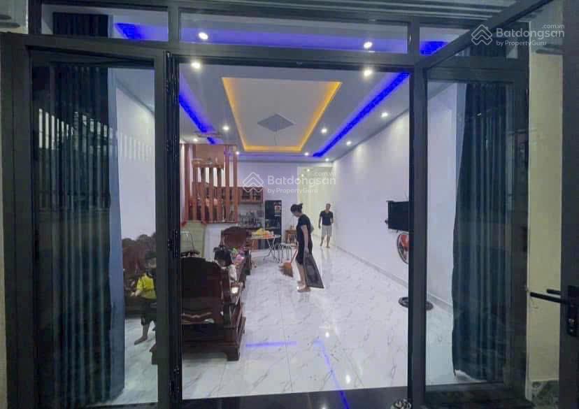 Nhà mới đẹp, gần chợ tân hiệp, dt 120m², đường nhựa 5m, chỉ 4 tỷ 199