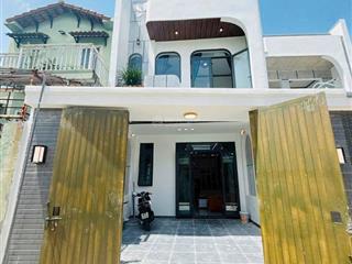 Bán nhà lầu siêu đẹp, sổ thổ cư, sân oto 7 chỗ, gần chợ phú thọ chỉ 3 tỷ 550 triệu!