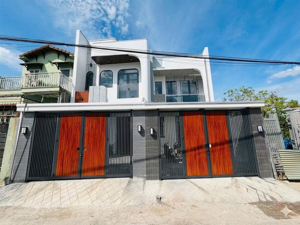 Bán nhà lầu siêu đẹp, sr, tc, sân oto, gần cầu suối máu, chỉ 3 tỷ 550