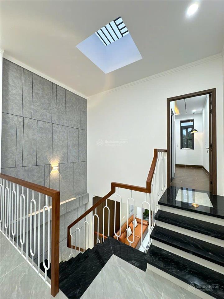 Nhà lầu siêu sang, dt lớn 5m x 34m = 170m2, gần chợ trảng dài, chỉ 4tỷ790