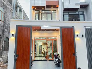 Nhà lầu siêu sang, dt lớn 5m x 34m = 170m2, gần chợ trảng dài, chỉ 4tỷ790