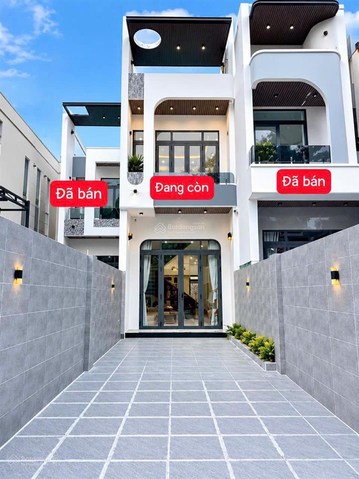 Bán nhà 1t1l siêu sang, sân oto, sổ hoàn công, gần chợ tân phong, chỉ 4 tỷ150