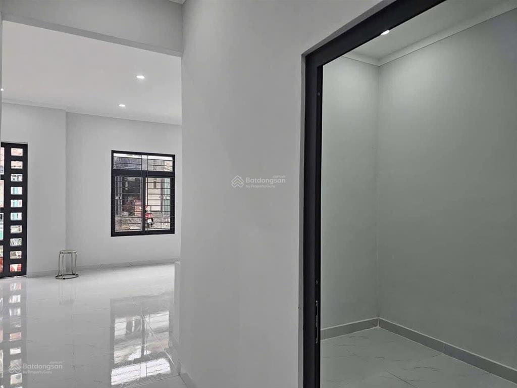 Nhà mt hẻm đường nhựa trường đh lạc hồng  73m2  2,68 tỷ