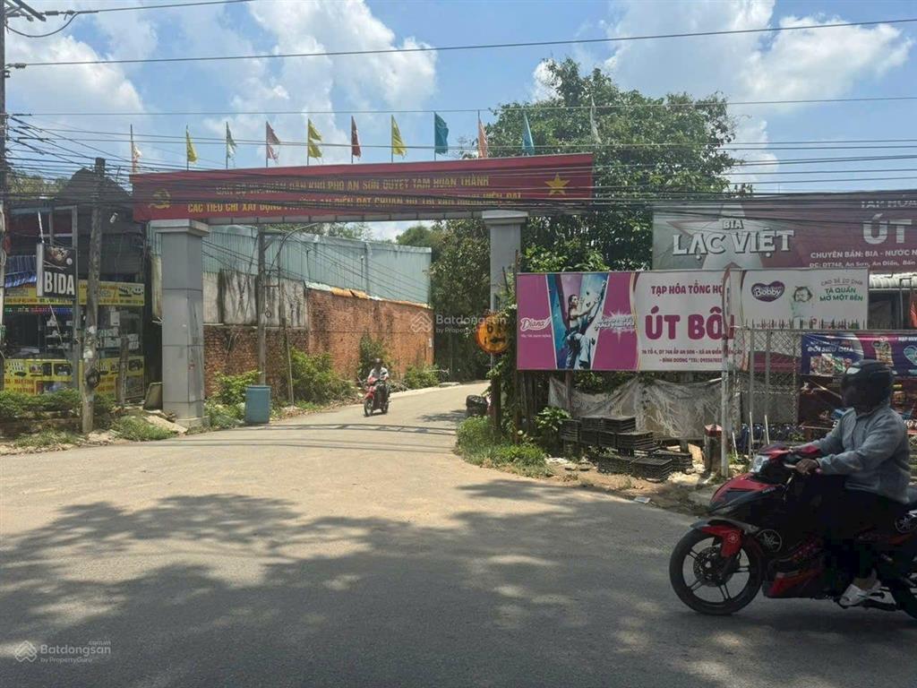 Lô góc 2 mặt tiền. 1tỷ9. bán nhanh vì kẹt tiền. chợ an điền. 200 m2
