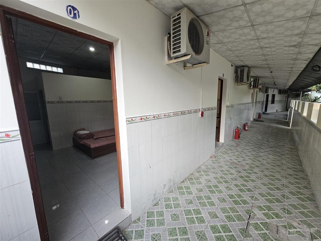 Cho thuê nhà nghỉ tâm huyết hơn 15 phòng + phòng bảo vệ + nhà cấp 4, sân vườn đường dx 219, 24 tr