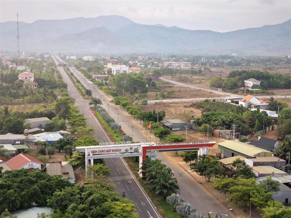 Farmstay đồi  view tthc hàm tân  30.000 m2  2 tỷ x