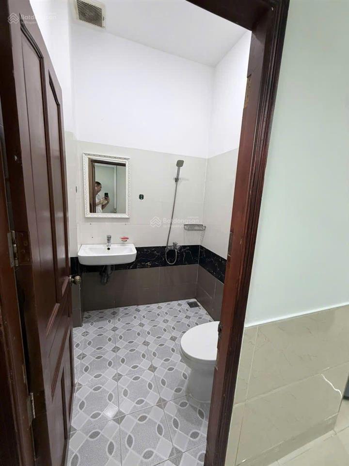 [ english below ]
căn hộ cho thuê đầy đủ nội thất, 01 phòng ngủ, phòng khách, bếp, nhà vệ sinh