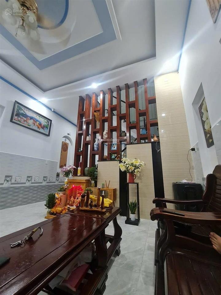 Nhà mặt tiền đx 126, cách chợ bến thế 300m, 125 m2, thổ cư, 2 tỷ 2