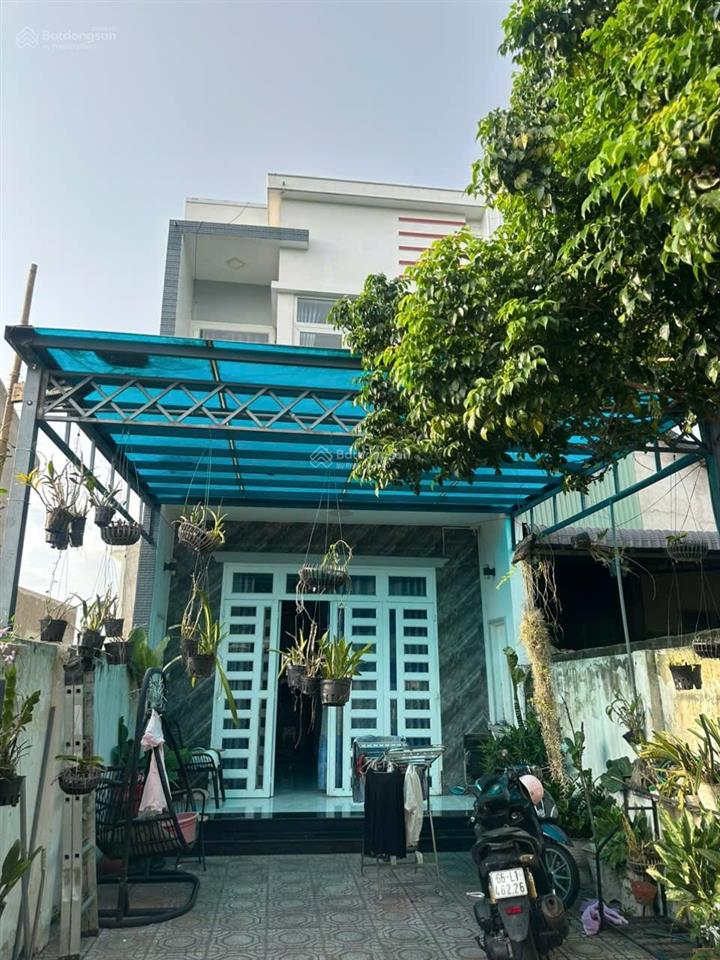 Nhà mặt tiền đx 126, cách chợ bến thế 300m, 125 m2, thổ cư, 2 tỷ 2