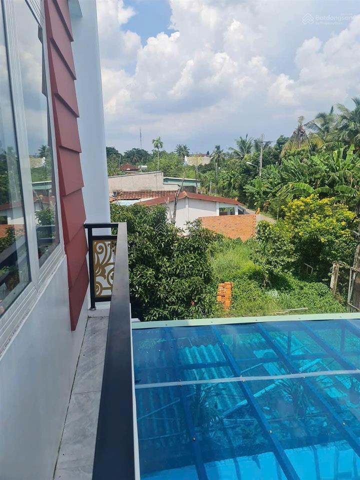 Nhà mặt tiền đx 126, cách chợ bến thế 300m, 125 m2, thổ cư, 2 tỷ 2