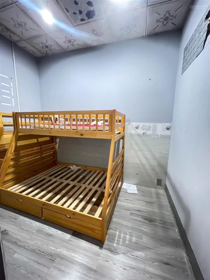 Khách sạn cho thuê 16 phòng, 4 tầng, 15 triệu