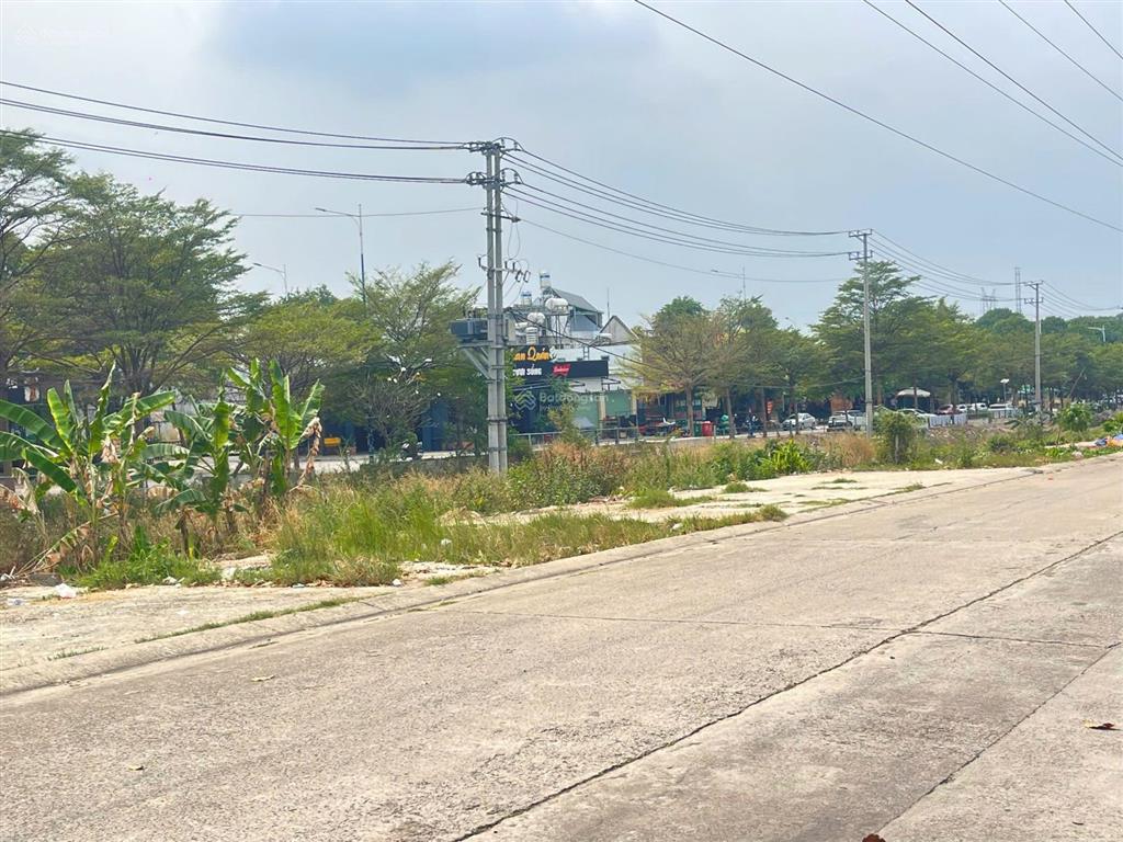 Khách sạn cho thuê 16 phòng, 4 tầng, 15 triệu