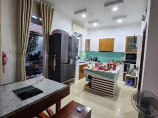 Biệt thự sân vườn phú mỹ, 20 x 33 m2, tổng 707m2 có 280m thổ cư