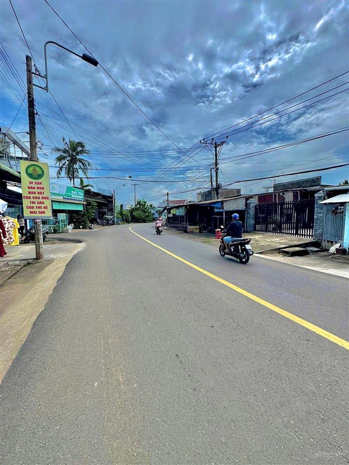 Bán nền thổ cư sổ riêng cách đường thành thái 100m, sát trung tâm long khánh