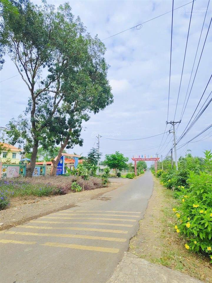 Bán vườn nghỉ dưỡng có 200m2 thổ cư, view núi chứa chan, mặt tiền dài 37m sát nhựa và khu dân cư