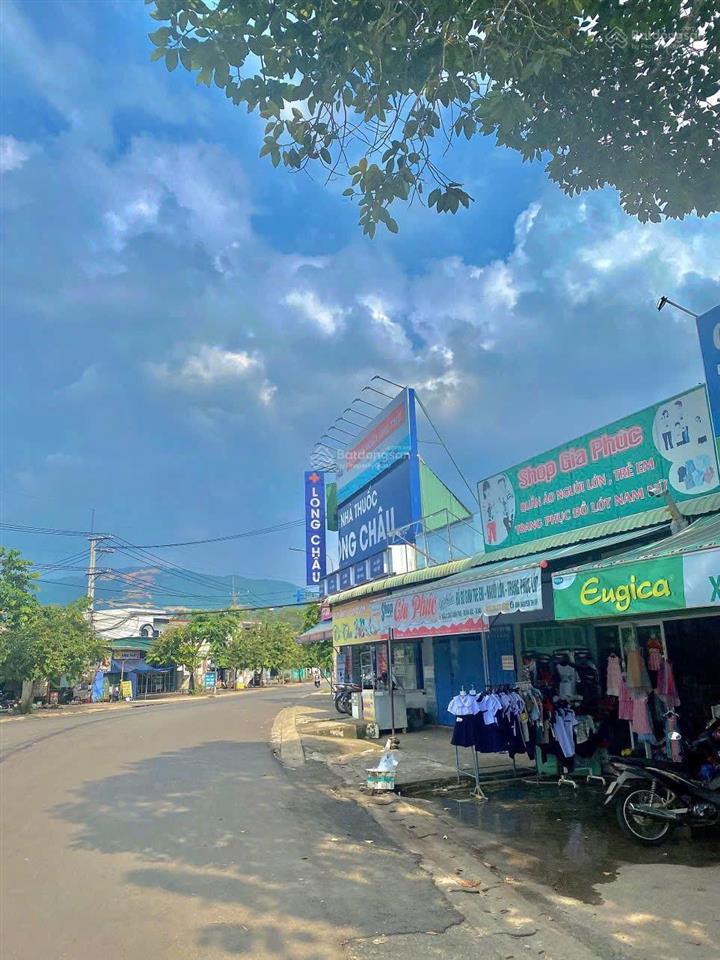 Bán vườn nghỉ dưỡng có 200m2 thổ cư, view núi chứa chan, mặt tiền dài 37m sát nhựa và khu dân cư