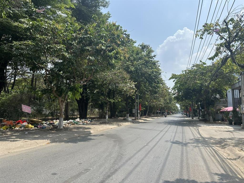 Cần bán đất mt đường nguyễn thị tồn, p. biên hòa. dt 5m x 23m(115m2), sổ hồng riêng, giá bán 4,1 tỷ