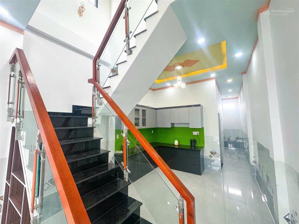 Nhà tân vạn mới xây lầu trệt 65m2 hoàn công đường xe hơi giá 2 tỷ 750tr