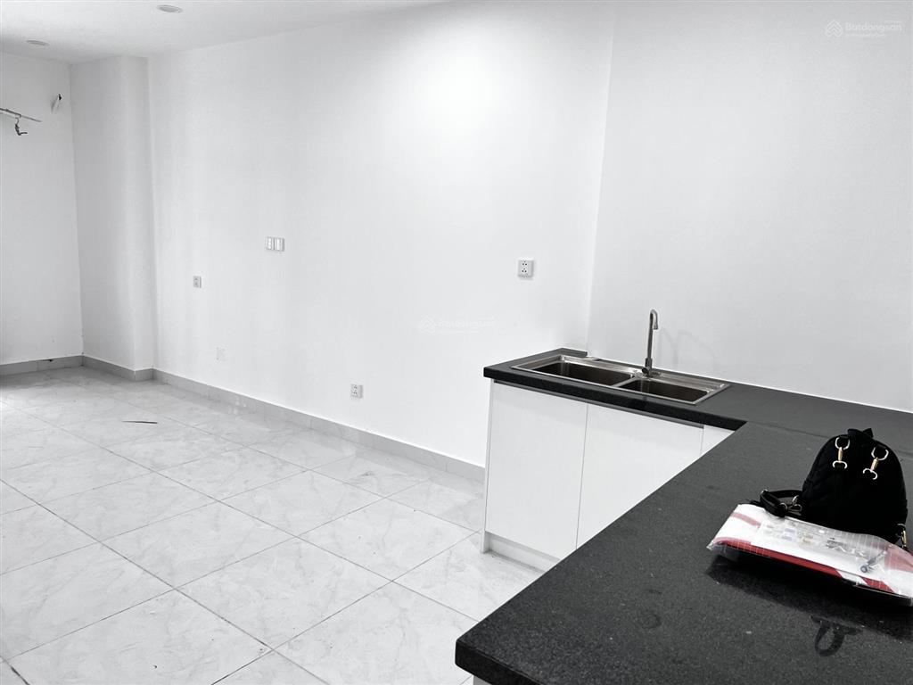 Cho thuê căn hộ 1pn+1 ,60m2 ngay làng đại học thủ đức 5,5tr/tháng, đầu tháng 7 ở được