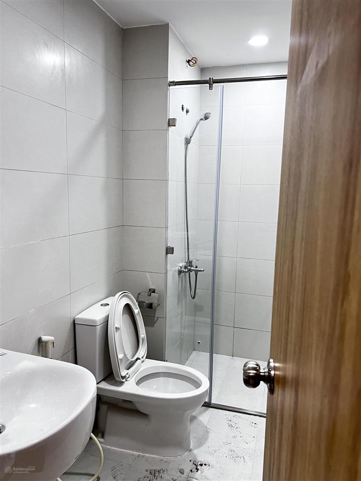 Cho thuê căn hộ 1pn+1 ,60m2 ngay làng đại học thủ đức 5,5tr/tháng, đầu tháng 7 ở được