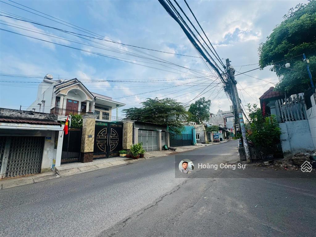 Bán nhà 1 trệt 1 lầu đối diện bệnh viện đồng nai, 1 sẹc đường đồng khởi sổ hồng 324m2 giá 9.5 tỷ