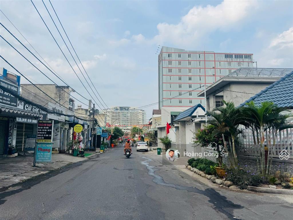 Bán nhà 1 trệt 1 lầu đối diện bệnh viện đồng nai, 1 sẹc đường đồng khởi sổ hồng 324m2 giá 9.5 tỷ