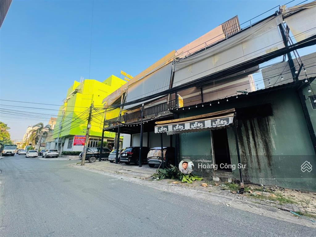 Cho thuê mặt bằng kinh doanh góc 2 mặt tiền đường d11 đối diện karaoke kim hoàng kim giá 16 triệu