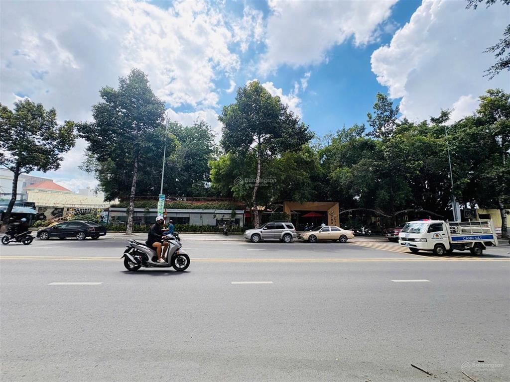 Cho thuê mặt bằng ngang 74m mặt tiền đường võ thị sáu ngay ngã tư vincom 1396m2 giá 180 triệu/tháng