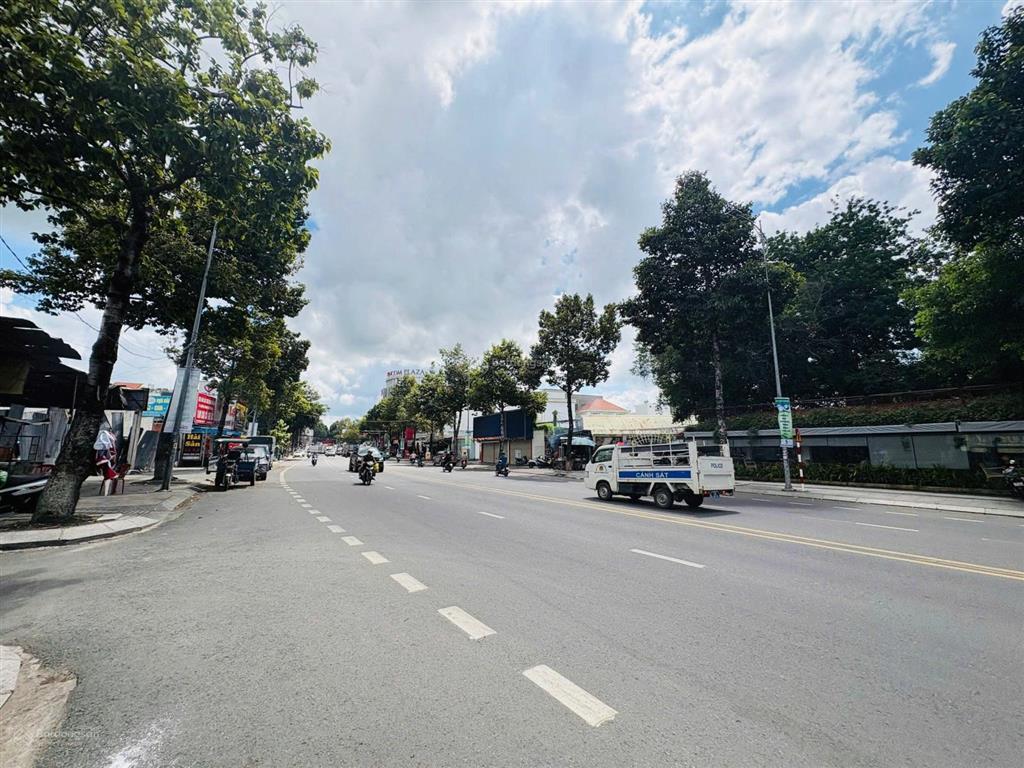 Cho thuê mặt bằng ngang 74m mặt tiền đường võ thị sáu ngay ngã tư vincom 1396m2 giá 180 triệu/tháng