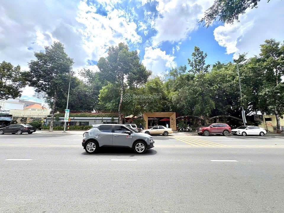 Cho thuê mặt bằng ngang 74m mặt tiền đường võ thị sáu ngay ngã tư vincom 1396m2 giá 180 triệu/tháng